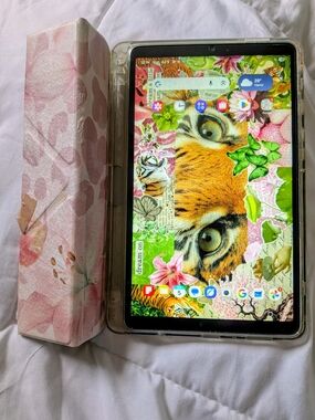 Samsung Galaxy Tab A9 64gb - WiFi Only - Case Included